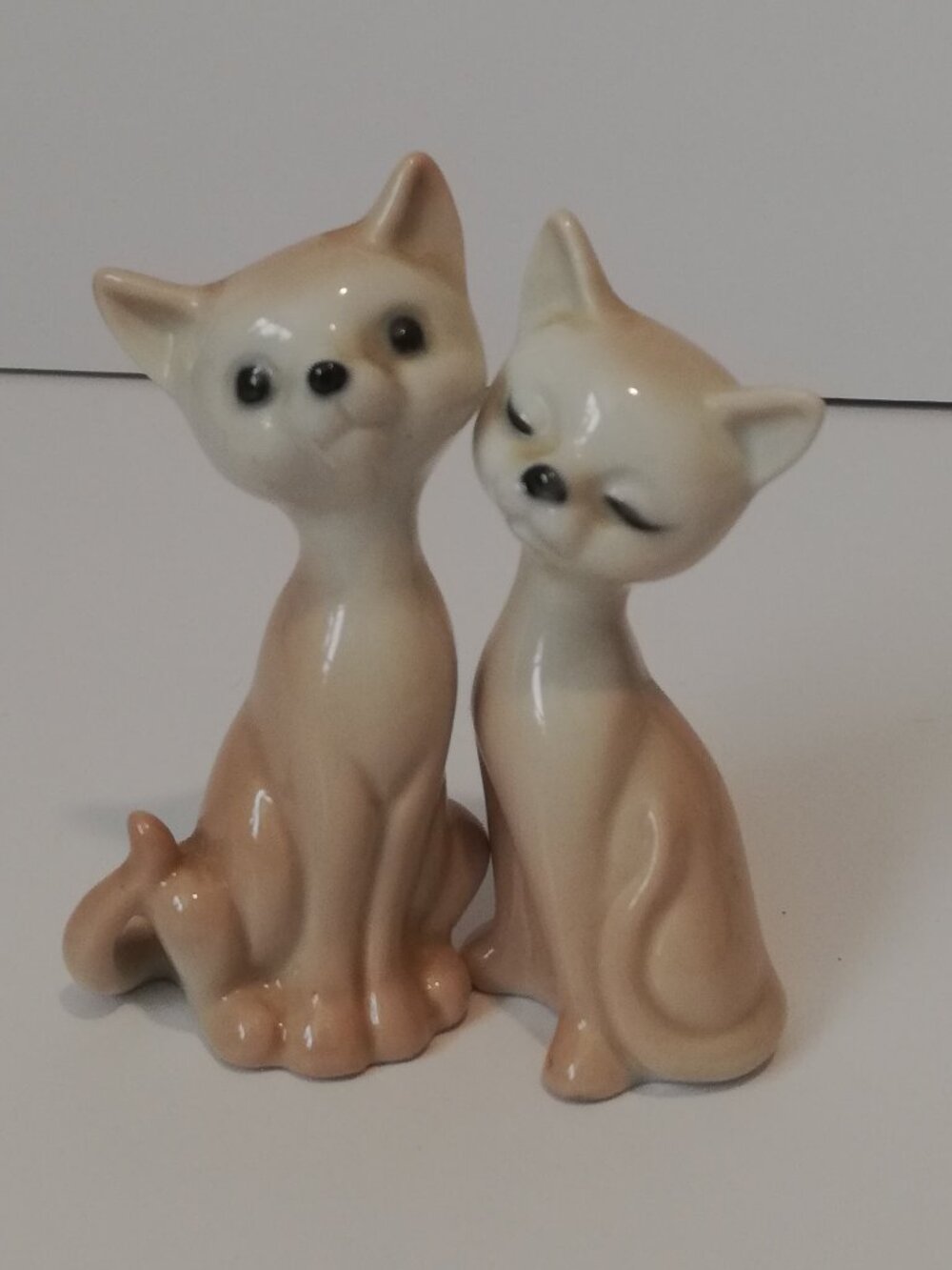 Vintage Ceramic Cat Figurines Pair – Made in Japan